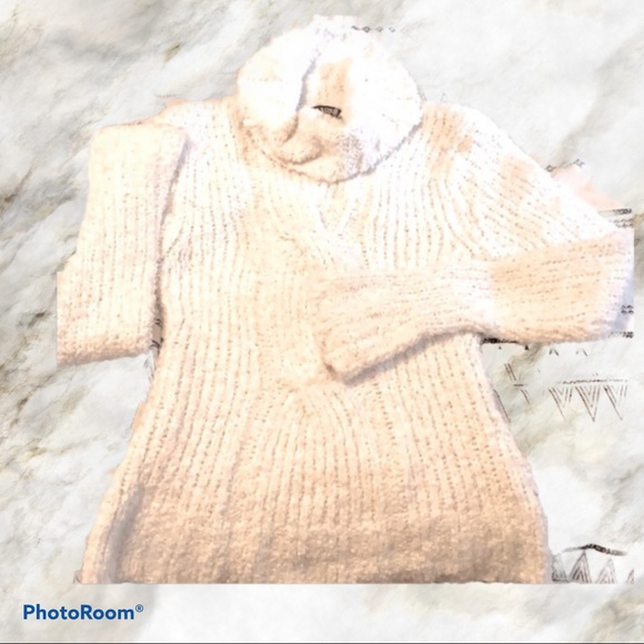 Xoxo Jeans white cable knit cowl neck sweater - Picture 2 of 7